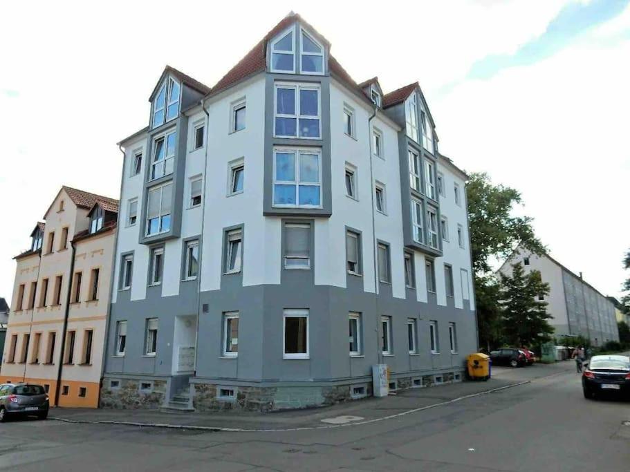 Stilvolle Ferienwohnung Mit Stellplatz Wlan Free Netflix Naehe Bahnhof 茨维考 外观 照片