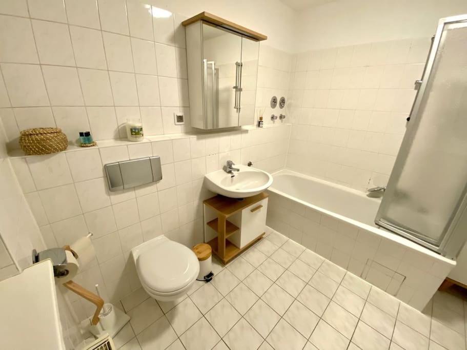 Stilvolle Ferienwohnung Mit Stellplatz Wlan Free Netflix Naehe Bahnhof 茨维考 外观 照片
